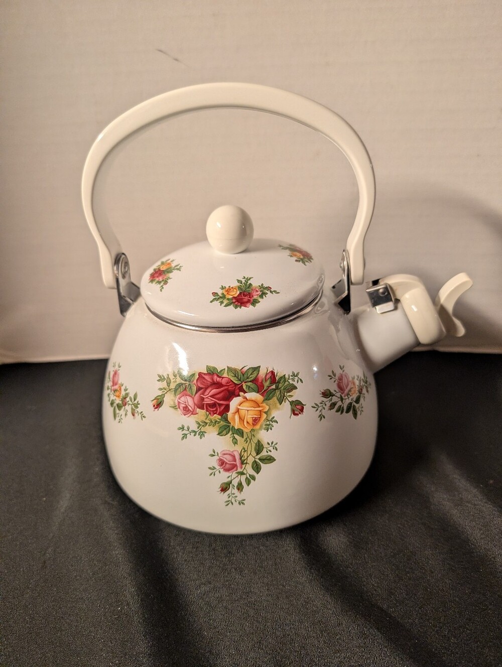 New Royal Albert Vintage Enamel Stovetop Teapot Kettle Old Country Roses